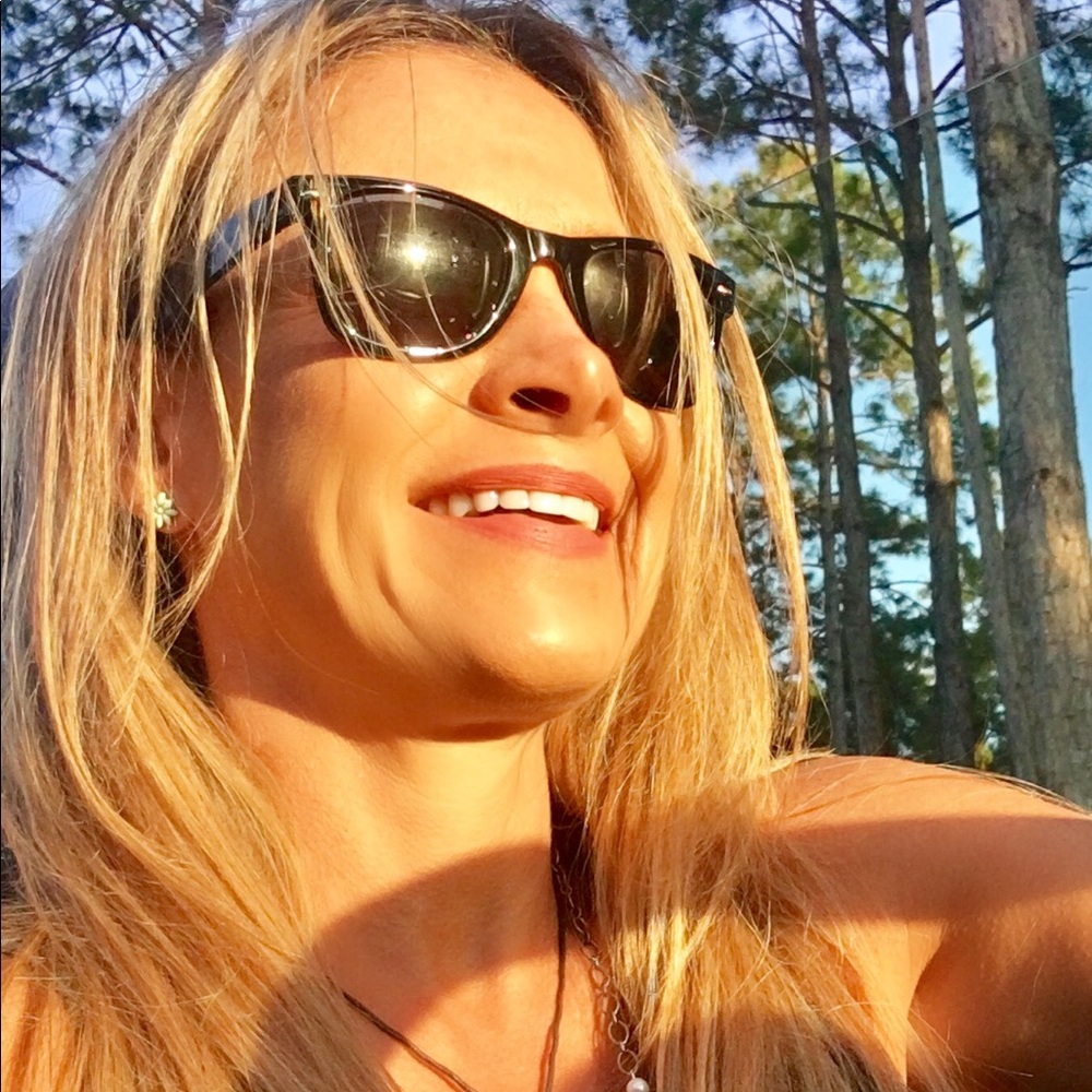 Meet your Posher, Sindi